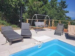 Apartment With Heated Pool Jacuzzi sea View