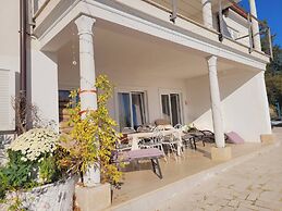 Apartment With Heated Pool Jacuzzi sea View