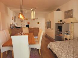 Apartment With Heated Pool Jacuzzi sea View