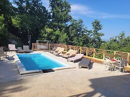 Apartment With Heated Pool Jacuzzi sea View