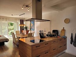 Apartment With Heated Pool Jacuzzi sea View