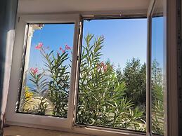 Apartment With Heated Pool Jacuzzi sea View