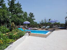 Apartment With Heated Pool Jacuzzi sea View