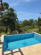 Infinity Pool & Ocean View - Sunrise