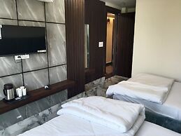 Hindustan Royal Inn