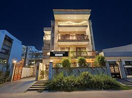 Classic With Balcony Near Medanta