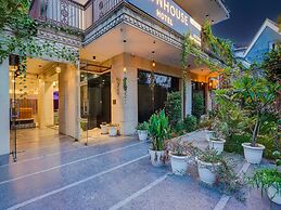 Classic With Balcony Near Medanta