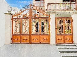 Classic With Balcony Near Medanta