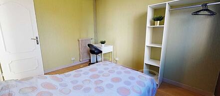 Private Room in a Shared Flat - Lyon 8 e