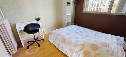 Private Room in a Shared Flat - Lyon 8 e