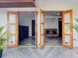 Deluxe55 Pillars House