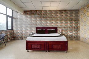 Saver Double Hotel O Sec 58 Hotel Alpha