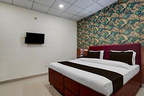 Saver Double Hotel O Sec 58 Hotel Alpha