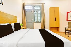 Deluxe Vijay Khand Gomti Nagar
