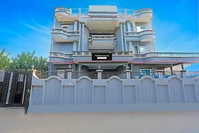 Deluxe Vijay Khand Gomti Nagar
