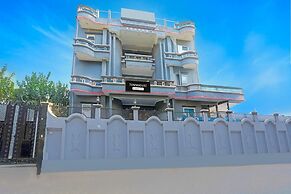 Deluxe Vijay Khand Gomti Nagar
