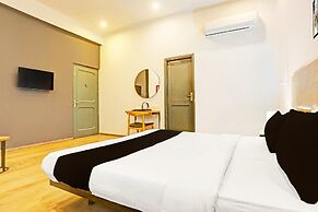 Deluxe Vijay Khand Gomti Nagar
