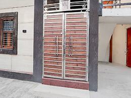 Classic With Balcony Tedhi Bazaar Ram Janambhumi