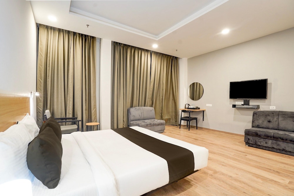 Super Deluxe Room Gomti Nagar Matiyari