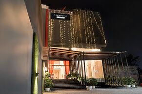 Super Deluxe Room Gomti Nagar Matiyari