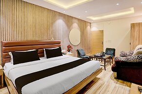 Deluxe Mohali Hotel HM Crystal