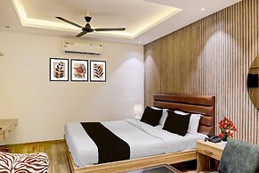 Deluxe Mohali Hotel HM Crystal