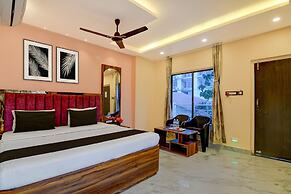 Deluxe Tropicana Beach Resort
