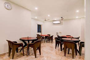 Deluxe Tropicana Beach Resort