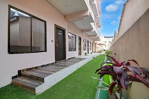 Deluxe Tropicana Beach Resort