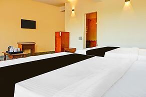 Classic With Balcony Hotel Raj