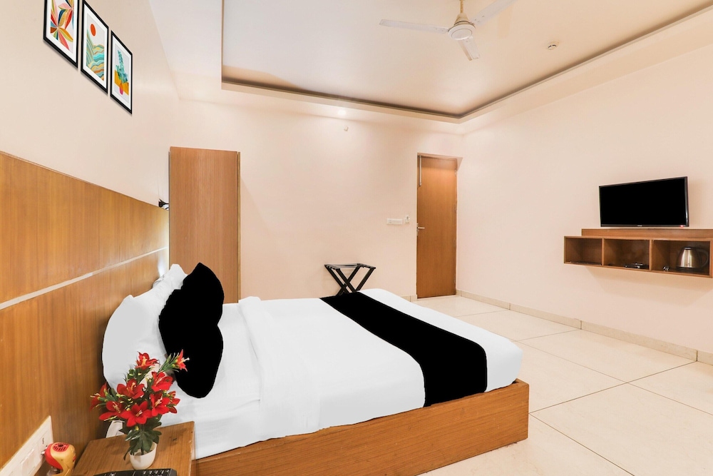 Deluxe Kadapa Bypass Sri Vasavee Grand