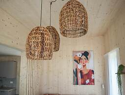 Luxury Oceanic Bungalow for 6 Guests