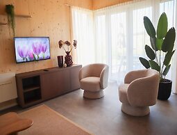 Luxury Oceanic Bungalow for 6 Guests