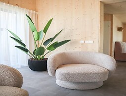 Luxury Oceanic Bungalow for 6 Guests
