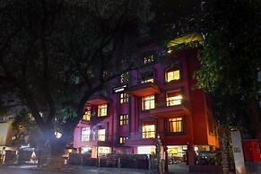 Super Townhouse Oak Prabhat Road