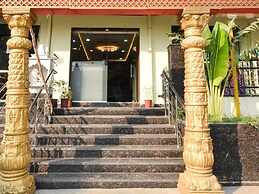 Deluxe Hotel Godavari