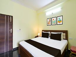 Deluxe Hotel Godavari