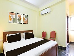 Deluxe Hotel Godavari