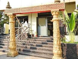 Deluxe Hotel Godavari