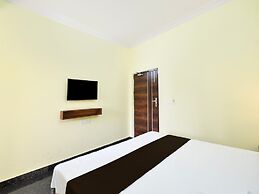 Deluxe Hotel Godavari