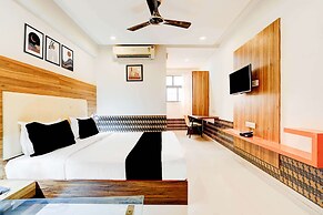 Deluxe Infocity Metrohotel Grand Krishna