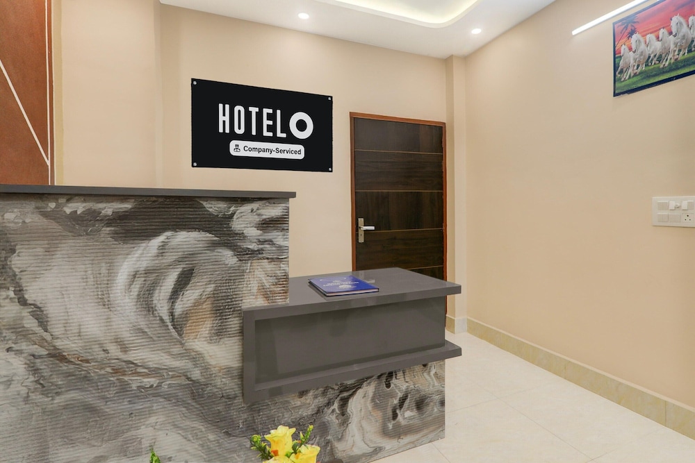 Deluxe Hotel Awadh Regency