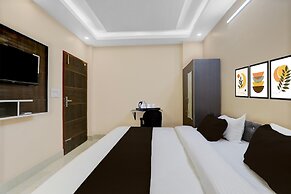 Deluxe Hotel Awadh Regency