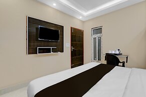 Deluxe Hotel Awadh Regency