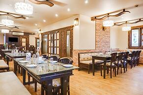 Deluxe Townhouse Prabhat Road