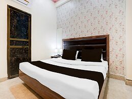Saver Double OYO Hotel O Sankat Mochan
