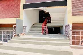 Deluxe Vikas Nagar Post Office Metro