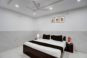 Deluxe Vikas Nagar Post Office Metro