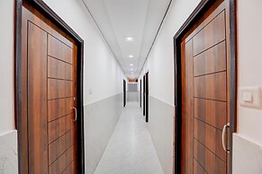 Deluxe Vikas Nagar Post Office Metro