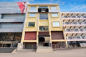 Deluxe Vikas Nagar Post Office Metro